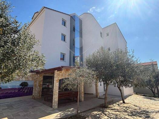 Haus zum Kauf 1.550.000 € 176 m² 441 m² Grundstück Novalja 53291