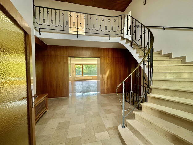 Einfamilienhaus zur Miete 2.850 € 10 Zimmer 274 m² 686 m² Grundstück Hanau 63454