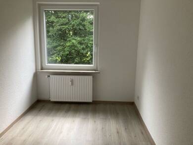 Wohnung zur Miete 439 € 3 Zimmer 53,9 m² EG frei ab 01.06.2025 Hoher Weg 28 Friedrich-August-Hütte Nordenham 26954