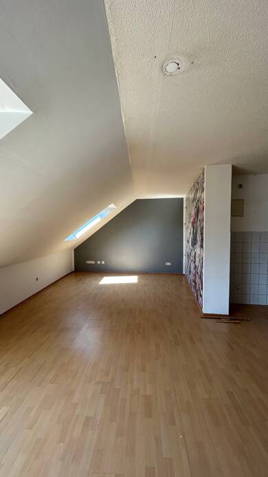 Wohnung zur Miete 488 € 2 Zimmer 58,8 m² Dachgeschoss, 3. Geschoss Wuppertaler Str. 9 Laagberg Wolfsburg 38440