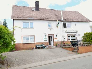 Haus zum Kauf provisionsfrei 99.500 € 4 Zimmer 204,5 m² 393 m² Grundstück frei ab sofort Arborn Greifenstein 35753