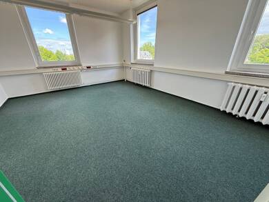 Bürofläche zur Miete provisionsfrei 650 € 4 Zimmer 113,2 m² Bürofläche teilbar ab 113,2 m² Zschopauer Straße 64-66 Bernsdorf 420 Chemnitz 09126