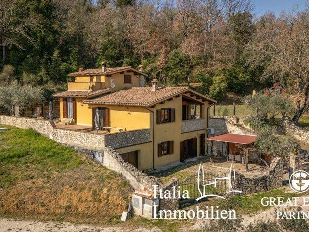 Bauernhaus zum Kauf 350.000 € 9 Zimmer 299 m² 1.000 m² Grundstück Bettona 06084