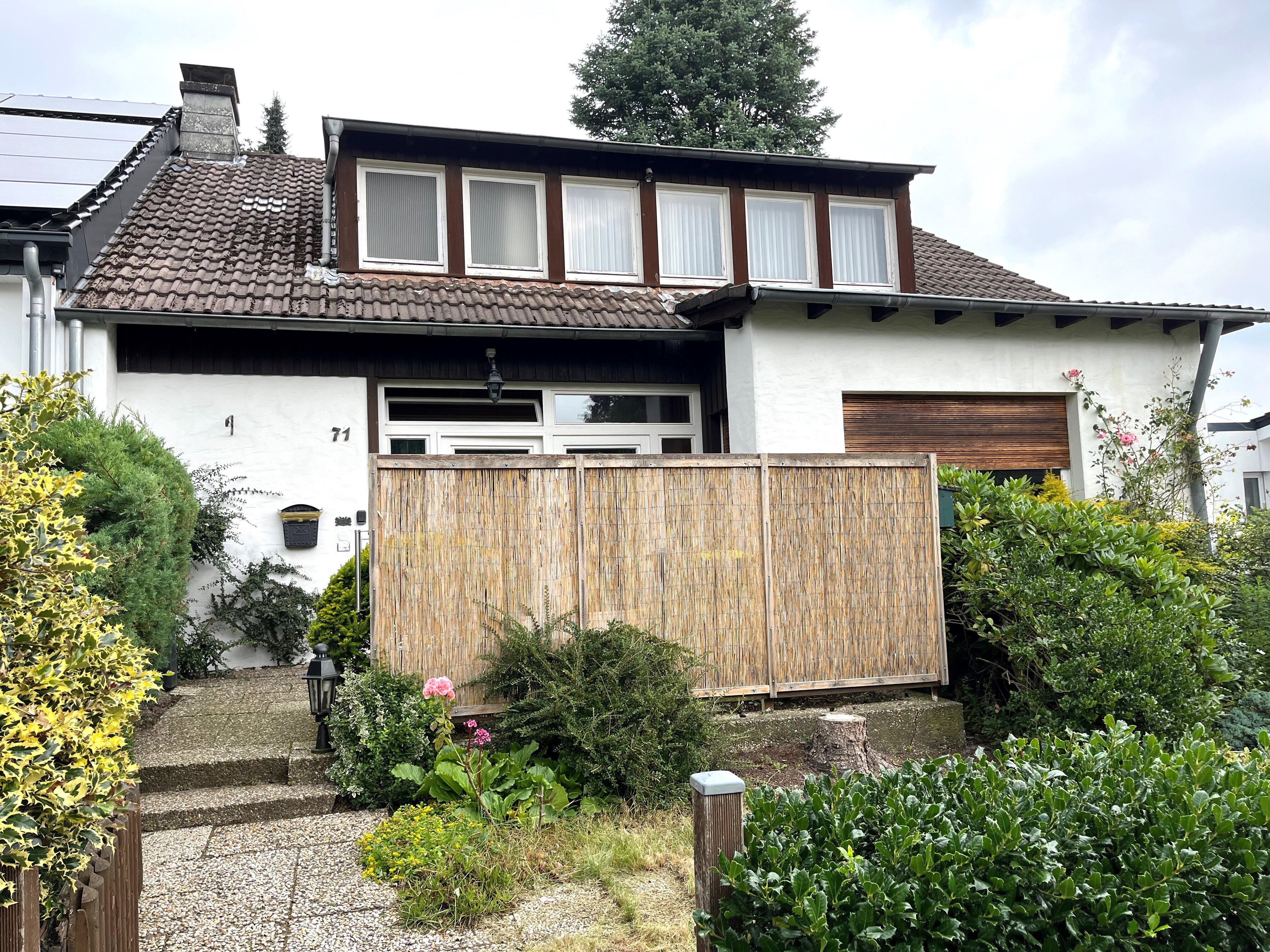 Einfamilienhaus zum Kauf provisionsfrei 400.000 € 168,6 m²<br/>Wohnfläche 618 m²<br/>Grundstück ab sofort<br/>Verfügbarkeit Lortzingstrasse Heidt Wuppertal 42289