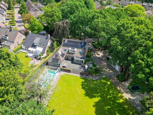 Haus zum Kauf 1.295.000 € 9 Zimmer 251 m² 3.148 m² Grundstück de vliegert 18 hapert 5527 HV