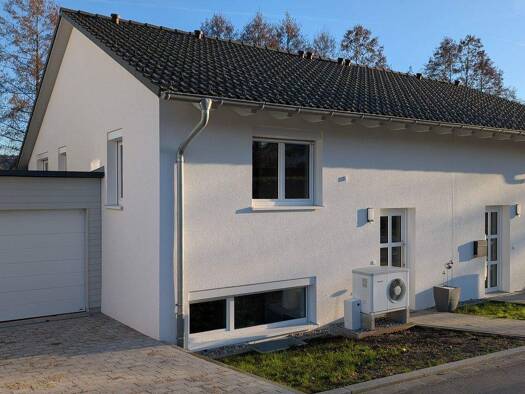 Doppelhaushälfte zur Miete 1.750 € 5 Zimmer 145 m² frei ab 01.04.2026 Dogern 79804