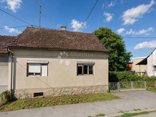 Haus zum Kauf 31.250 € 2 Zimmer 85 m² Sirac Sirač