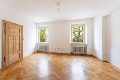 Wohnung zur Miete 1.190 € 4 Zimmer 117,7 m² 1. Geschoss Straubing Straubing 94315