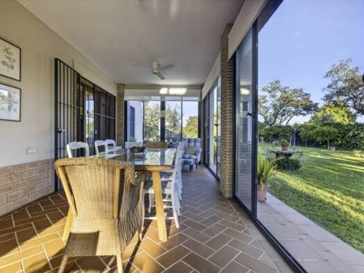 Chalet zum Kauf 325.000 € 4 Zimmer 212 m² 2.611 m² Grundstück Sanlúcar la Mayor 41800