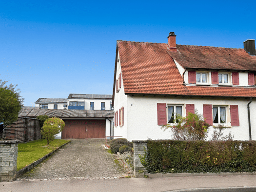 Doppelhaushälfte zum Kauf 254.000 € 5 Zimmer 89 m² 572 m² Grundstück Gottmadingen Gottmadingen 78244