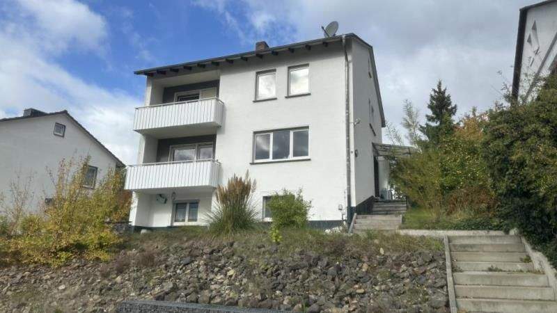 Immobilie in Melsungen - **Viel Platz für die Familie** Freistehendes Einfamilienwohnhaus mit fantastischer Weitsicht in bester Lage von Mels... - Bild 0