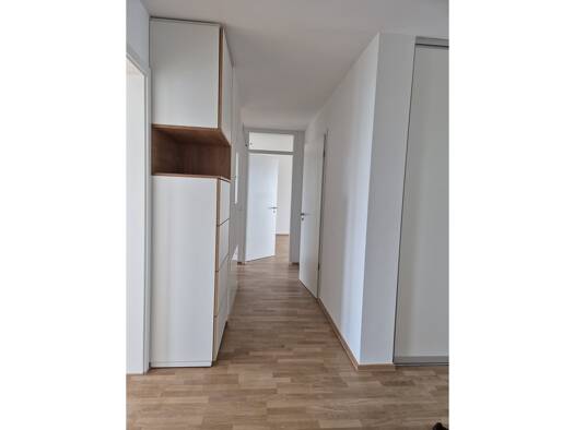 Wohnung zur Miete 2.000 € 4 Zimmer 125 m² Geschoss 3/4 frei ab sofort Stadtrandsiedlung Erlangen 91052