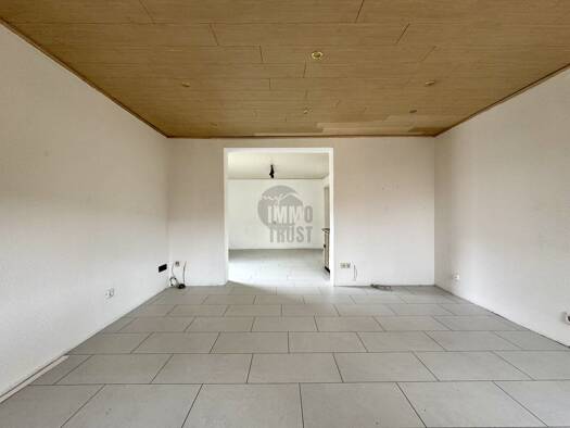 Doppelhaushälfte zur Miete 1.050 € 6 Zimmer 122,3 m² 95,9 m² Grundstück Waldenhausen Wertheim / Waldenhausen 97877