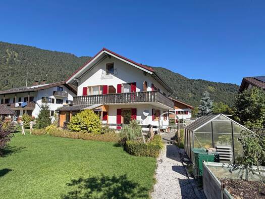 Mehrfamilienhaus zum Kauf als Kapitalanlage geeignet 950.000 € 6 Zimmer 174,5 m² 865 m² Grundstück Oberau Oberau 82496