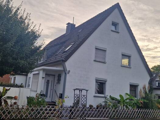 Doppelhaushälfte zur Miete 1.600 € 7,5 Zimmer 123 m² 250 m² Grundstück frei ab 01.12.2026 Buchenweg 30 Kaldauen Siegburg 53721