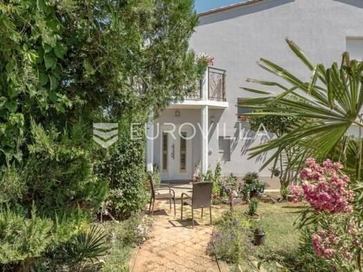 Einfamilienhaus zum Kauf 750.000 € 8 Zimmer 338,4 m² Valdebek Pula 52100