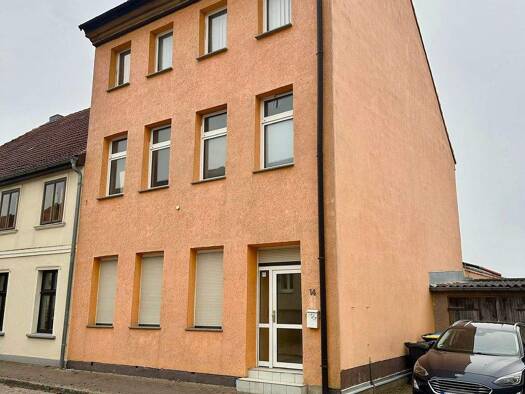 Mehrfamilienhaus zum Kauf als Kapitalanlage geeignet 130.000 € 1 Zimmer 247 m² 679 m² Grundstück Josef-Jakubowski-Straße 14 Neustrelitz 17235