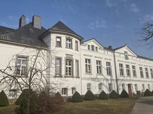 Wohnung zur Miete 628 € 3 Zimmer 91 m² Geschoss EG/3 frei ab 01.08.2026 Schloßstraße 14 Glocksin Neverin 17039