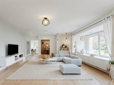 Einfamilienhaus zum Kauf 839.000 € 12 Zimmer 375,1 m² 1.048 m² Grundstück Regenstauf Regenstauf 93128