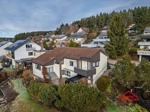 Einfamilienhaus zum Kauf 398.000 € 7 Zimmer 145,5 m² 1.009 m² Grundstück frei ab 01.03.2026 Unterkirnach 78089