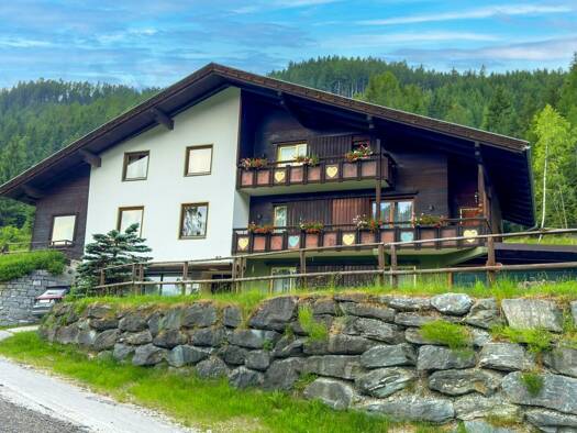 Haus zum Kauf 1.080.000 € 14 Zimmer 400 m² 1.053 m² Grundstück Bad Kleinkirchheim 9546