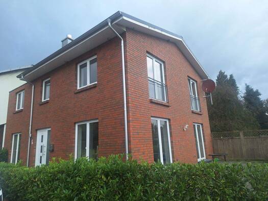 Einfamilienhaus zur Miete 1.300 € 5 Zimmer 155 m² frei ab sofort Travenbrück 23843