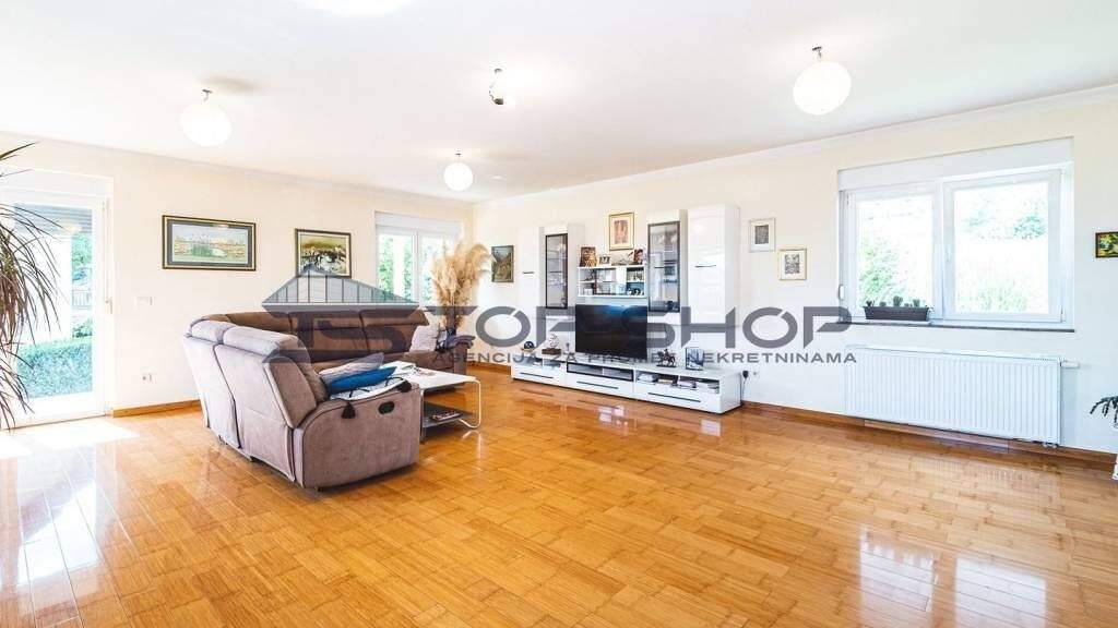 Haus zur Miete 5 Zimmer 370 m² Bukovac - Remete