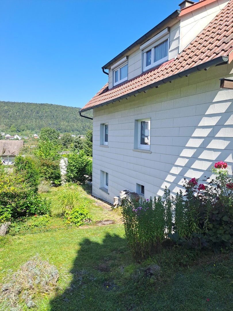 Mehrfamilienhaus zum Kauf provisionsfrei 469.000 € 7 Zimmer 140 m²<br/>Wohnfläche 1.256 m²<br/>Grundstück Möhringen Tuttlingen 78532