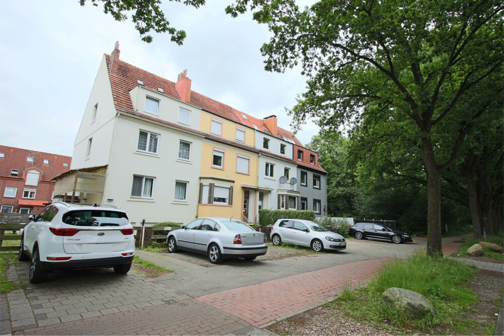 Mehrfamilienhaus zum Kauf 412.000 € 12 Zimmer 191 m²<br/>Wohnfläche 445 m²<br/>Grundstück 01.08.2025<br/>Verfügbarkeit Kattenesch Bremen / Kattenturm 28277