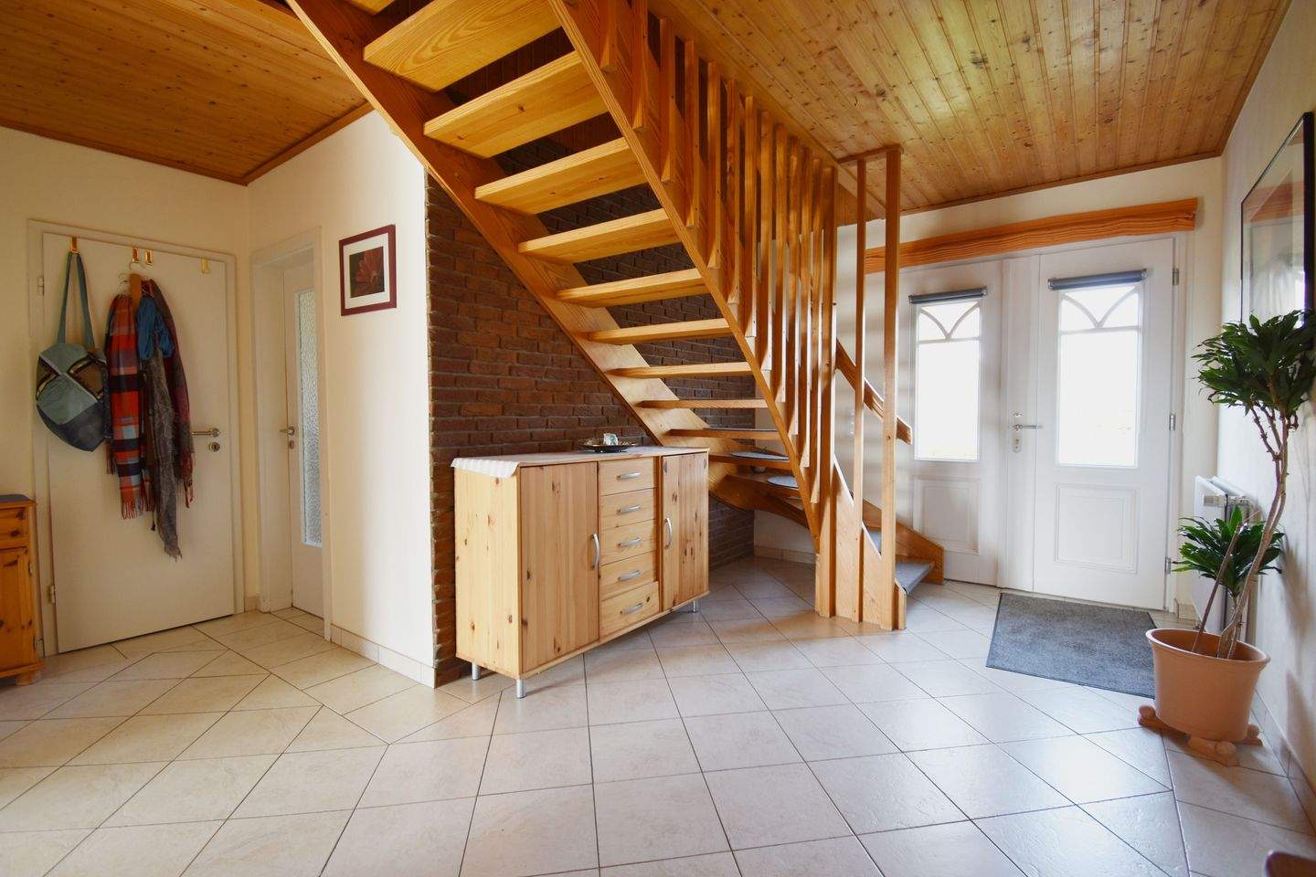 Immobilie in Koldenbüttel - Charmantes Einfamilienhaus mit sonnigem Garten und Wohnflächenreserve im Dachgeschos - Bild 2