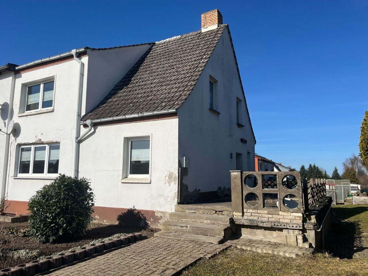 Immobilie in Jürgenstorf - Haushälfte mit Platz und Potenzial - Vollkeller - überschaubares Grundstück... - Bild 1