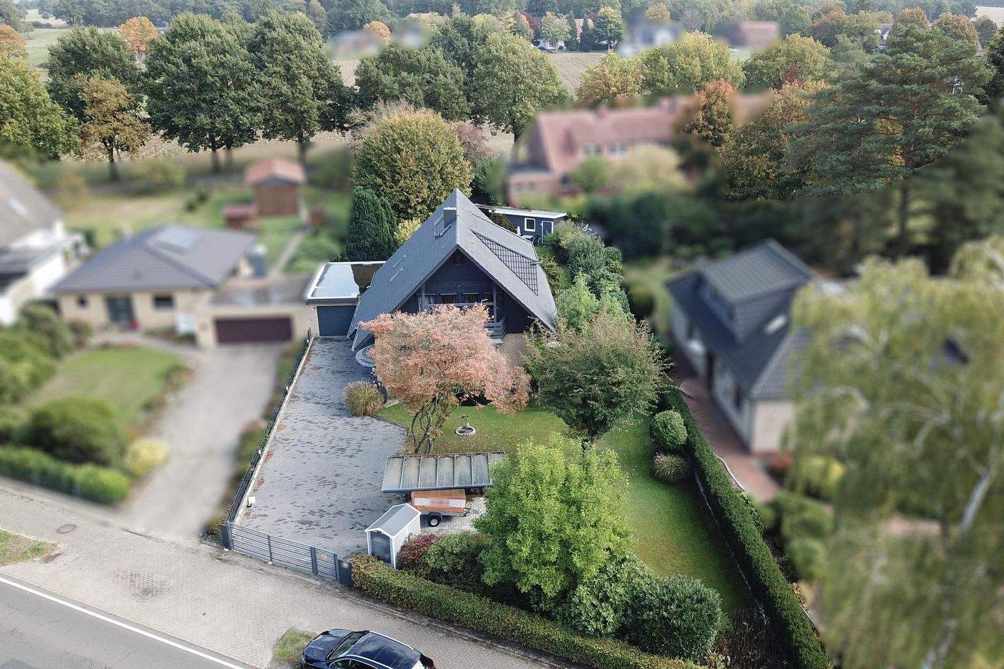 Immobilie in Langwedel - Langwedel-Völkersen: Großzügiges Zweifamilienhaus mit wohnlich ausgebautem Keller und Garten - Bild 1