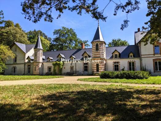 Schloss zum Kauf 580.000 € 18 Zimmer 400 m² 6.750 m² Grundstück Segré 49500