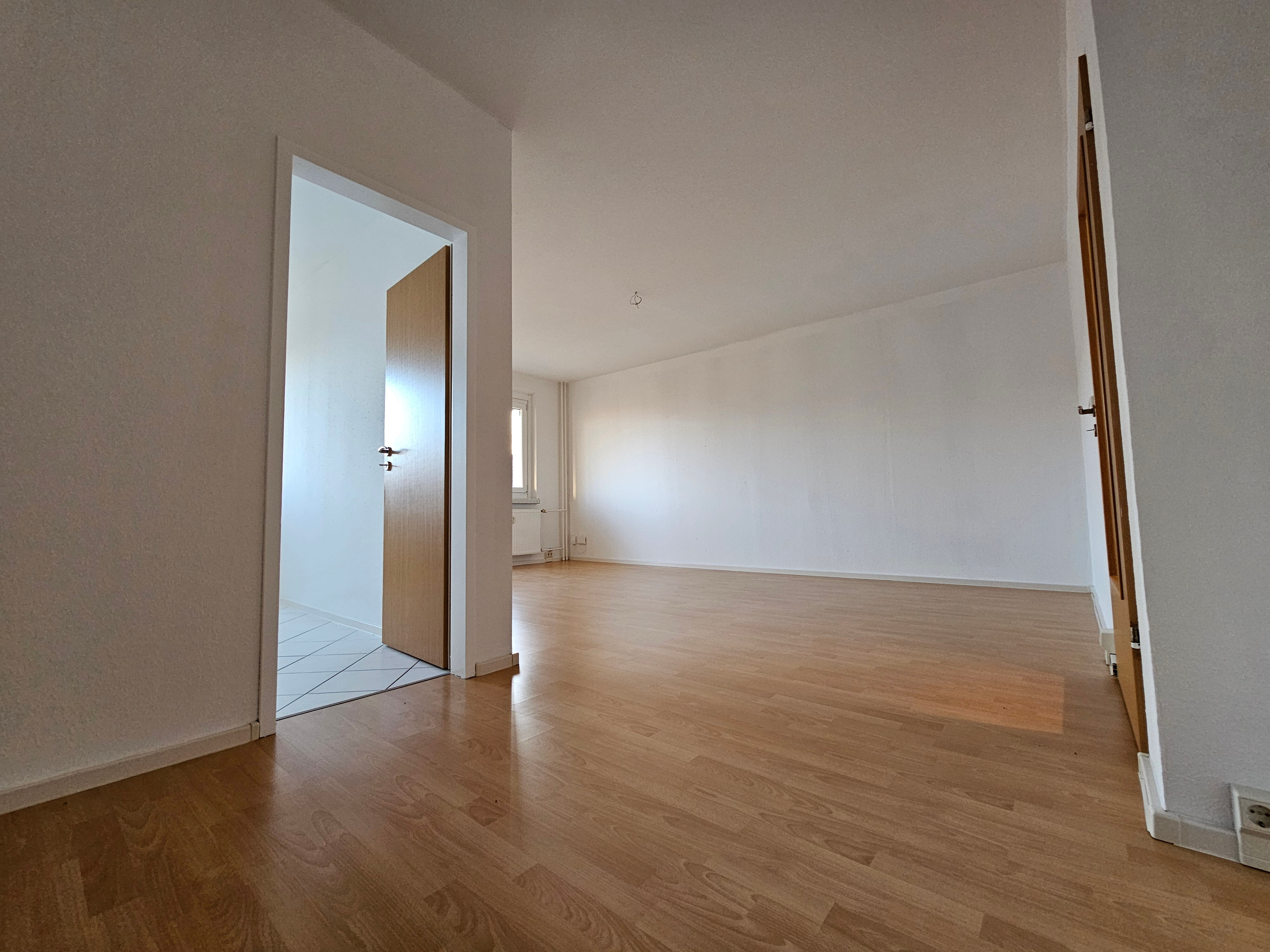 Wohnung zur Miete 330 € 2 Zimmer 55 m²<br/>Wohnfläche 6.<br/>Geschoss Marie-Tilch-Straße 11 Hutholz 645 Chemnitz 09123