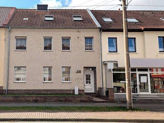 Reihenmittelhaus zum Kauf 289.000 € 7 Zimmer 150 m² 678 m² Grundstück Jeßnitz 06800