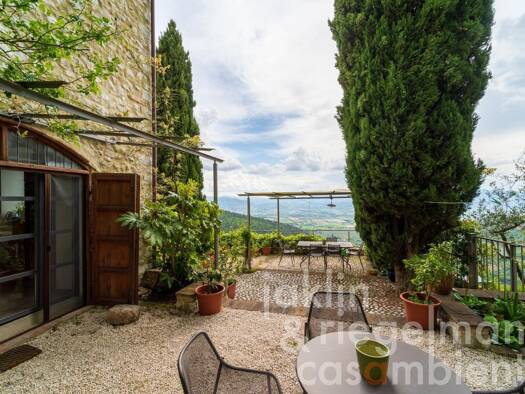 Haus zum Kauf 470.000 € 212 m² 3.040 m² Grundstück Spoleto 06049