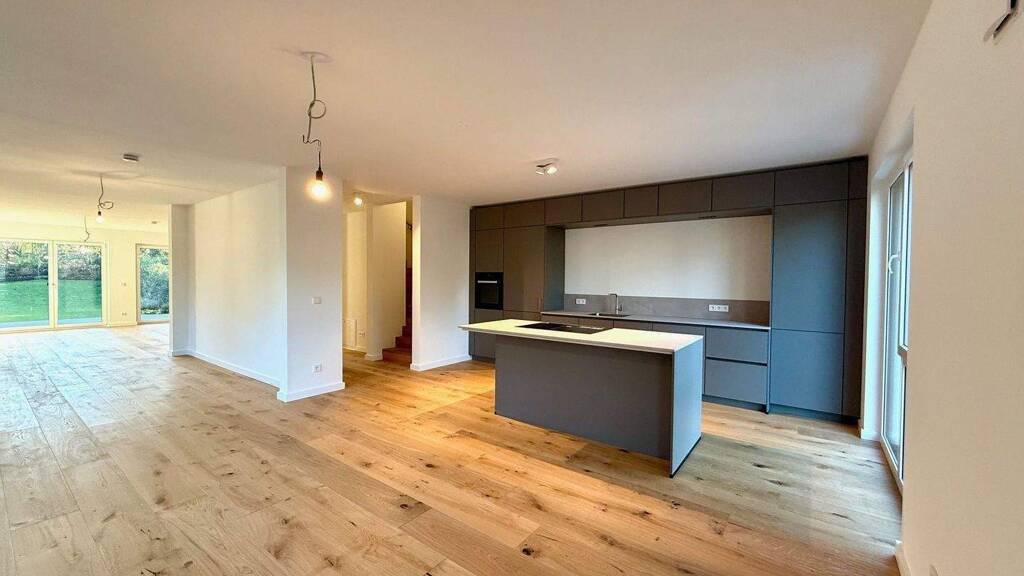 Stadthaus zur Miete - Erstbezug 5.600 € 6 Zimmer 268 m² 400 m² Grundstück Siebenbuchen 2 b Blankenese Hamburg 22587