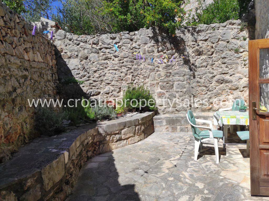 Haus zum Kauf 410.000 € 3 Zimmer 180 m²<br/>Wohnfläche Hvar