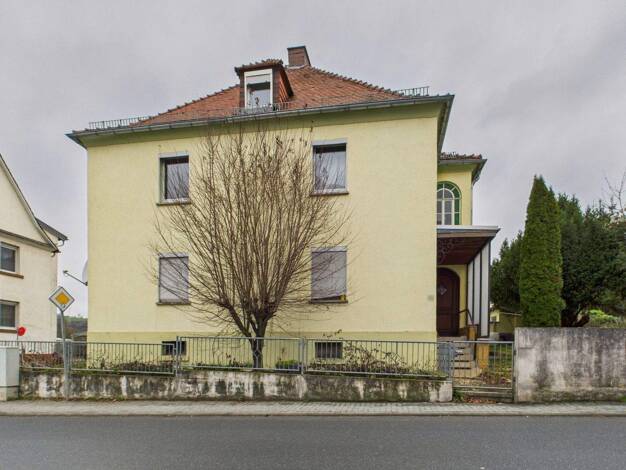 Mehrfamilienhaus zum Kauf 185.000 € 6 Zimmer 240 m² 646 m² Grundstück frei ab sofort Weilmünster 35789