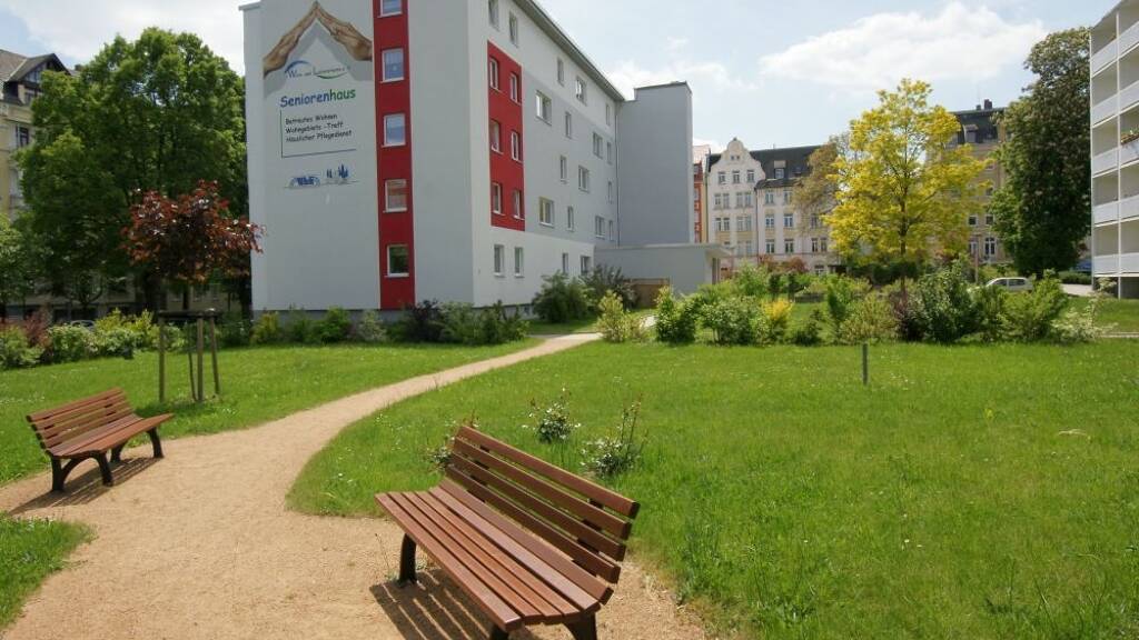 Studio zur Miete 233 € 1 Zimmer 27,4 m² 1. Geschoss Dittesstraße 60 Westend Plauen 08523