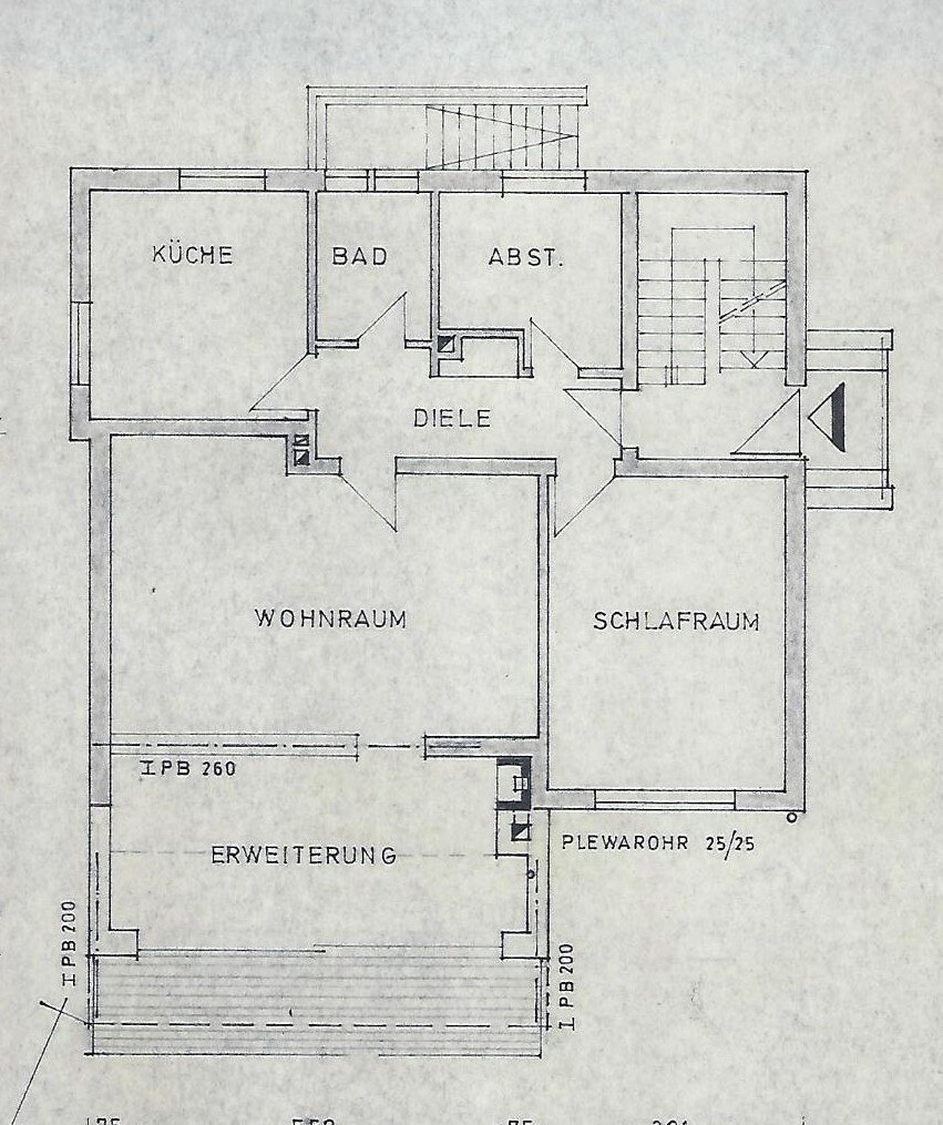 Mehrfamilienhaus zum Kauf 799.000 € 7 Zimmer 188 m²<br/>Wohnfläche 679 m²<br/>Grundstück ab sofort<br/>Verfügbarkeit Mühlweg 11 Uttenreuth Uttenreuth 91080