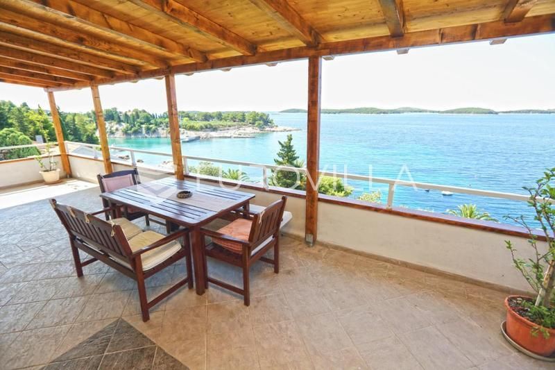 Haus zum Kauf 3.500.000 € 7 Zimmer 250 m²<br/>Wohnfläche Hvar center 21450