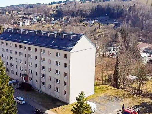 Mehrfamilienhaus zur Versteigerung 275.000 € 1.844 m² 2.239 m² Grundstück Clara-Wieck-Ring 26 Markneukirchen 08258