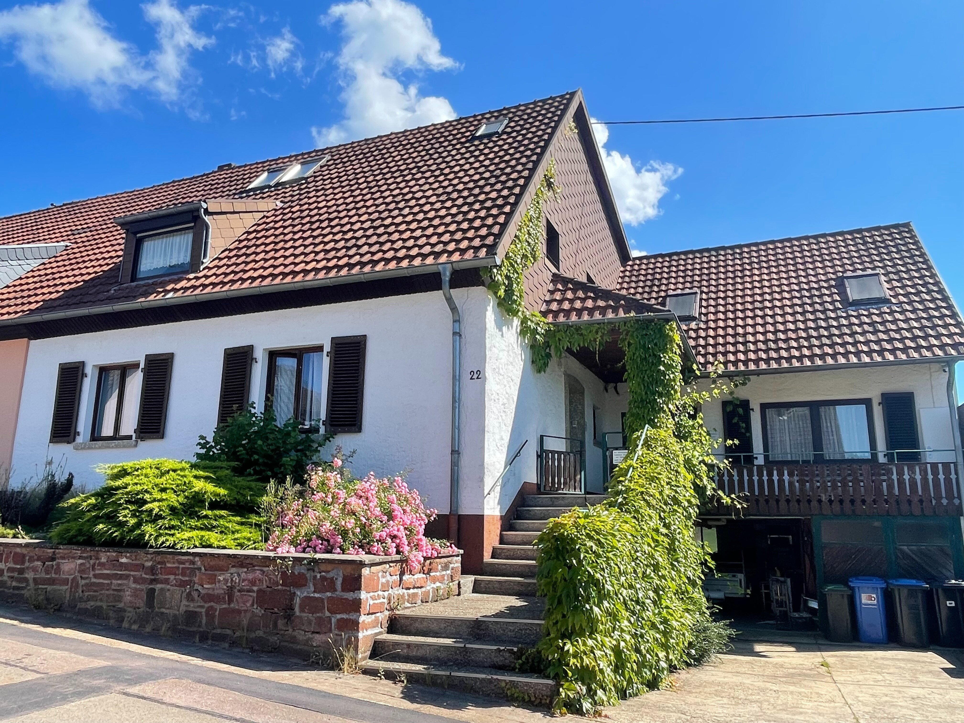 Mehrfamilienhaus zum Kauf 389.000 € 10 Zimmer 320 m²<br/>Wohnfläche 512 m²<br/>Grundstück Keuchingen Mettlach 66693