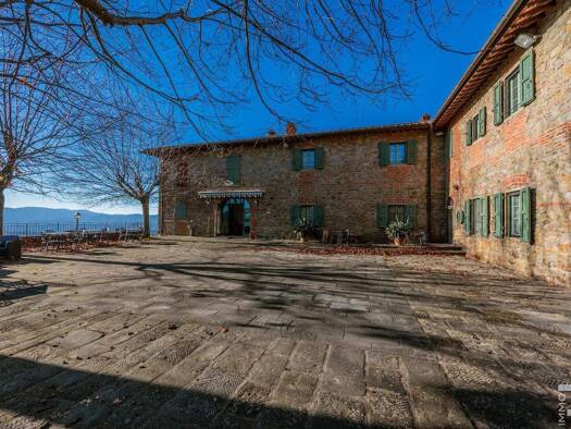 Haus zum Kauf 790.000 € 6 Zimmer 435 m² 2.000 m² Grundstück frei ab sofort Reggello