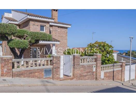 Chalet zum Kauf 790.000 € 4 Zimmer 324 m² 568 m² Grundstück Arenys de Mar 08350