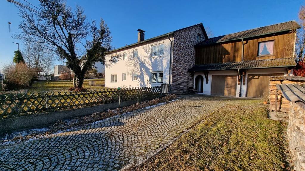 Einfamilienhaus zum Kauf 375.000 € 7 Zimmer 139 m² 1.030 m² Grundstück Schoßbach Erharting / Schoßbach 84513