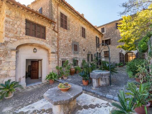 Reihenmittelhaus zum Kauf 3.200.000 € 1.462 m² 938 m² Grundstück Fornalutx 07109