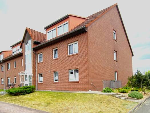 Wohnung zum Kauf 95.000 € 3 Zimmer 86,4 m² Zeppelinstraße 11 Neustadt-Glewe Neustadt Glewe 19306