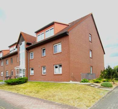 Wohnung zum Kauf 95.000 € 3 Zimmer 86,4 m² Zeppelinstraße 11 Neustadt-Glewe Neustadt Glewe 19306